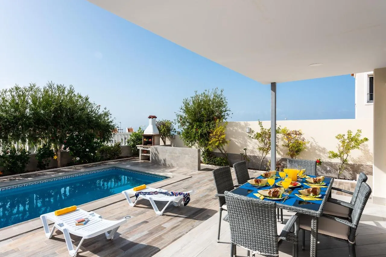 Amazing Villa Medina, Bbq Costa Adeje