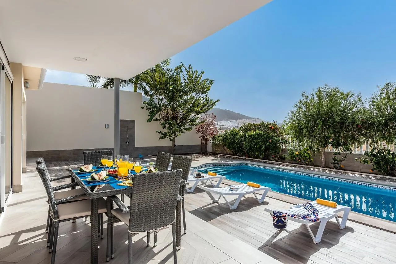 Amazing Villa Medina, Bbq Costa Adeje