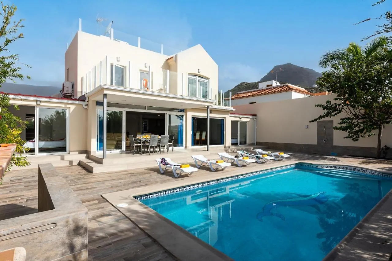 Amazing Villa Medina, Bbq Costa Adeje